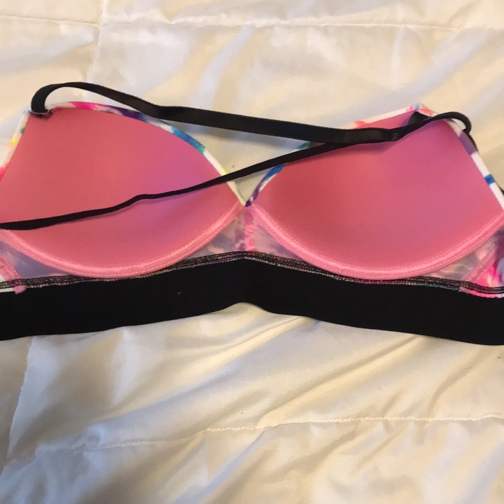 Pink wireless bra. - Picture 3 of 4